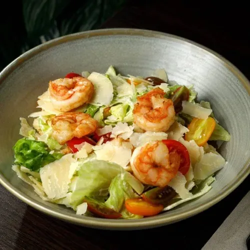 Salată Caesar cu creveți