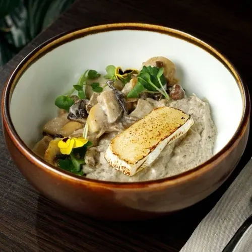 Ciuperci în două consistente cu camembert